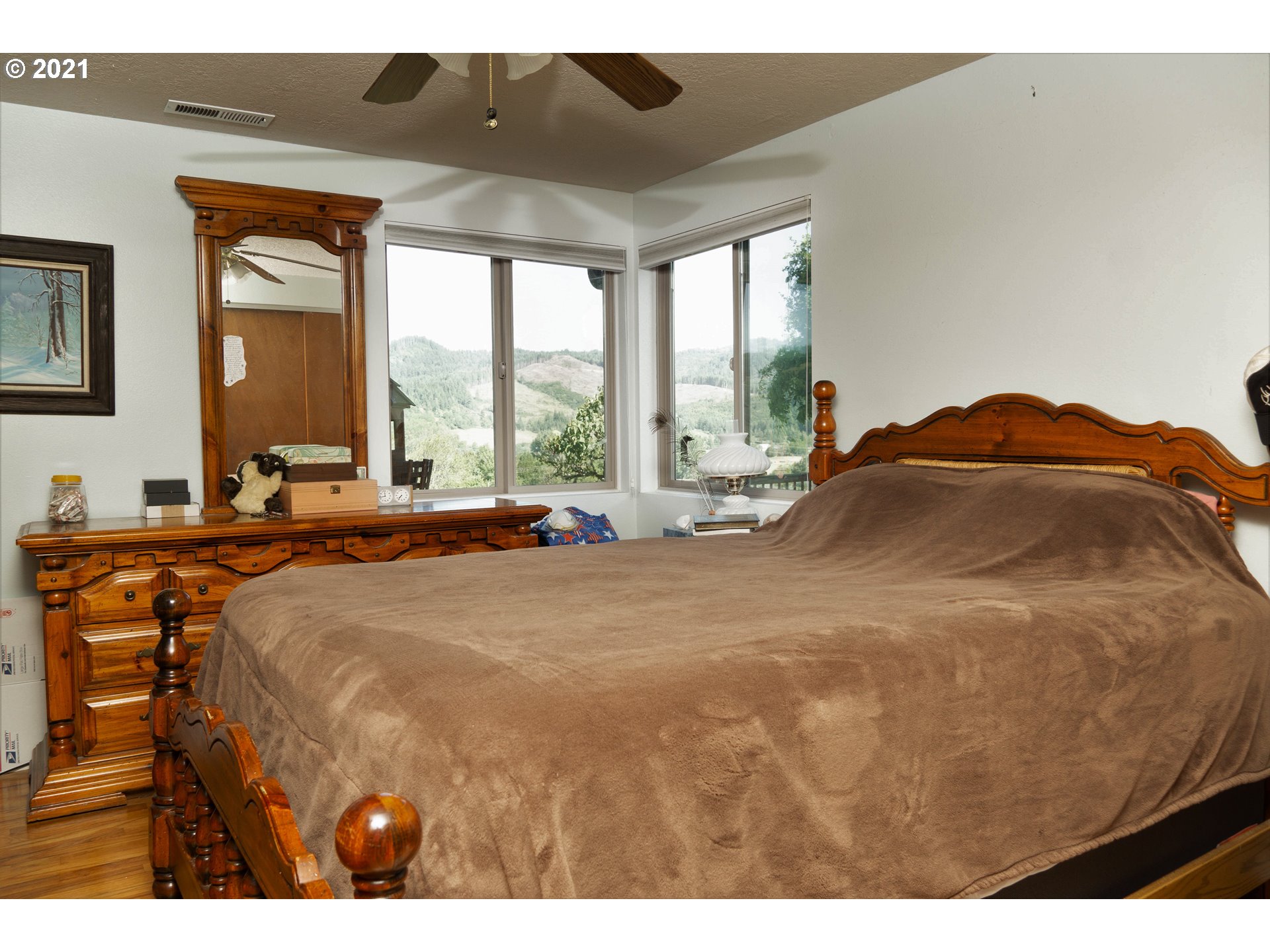 52816 Old Broadbent Road Myrtle Point, OR 97458 - Photo 10 of 31 Gallery Image 10