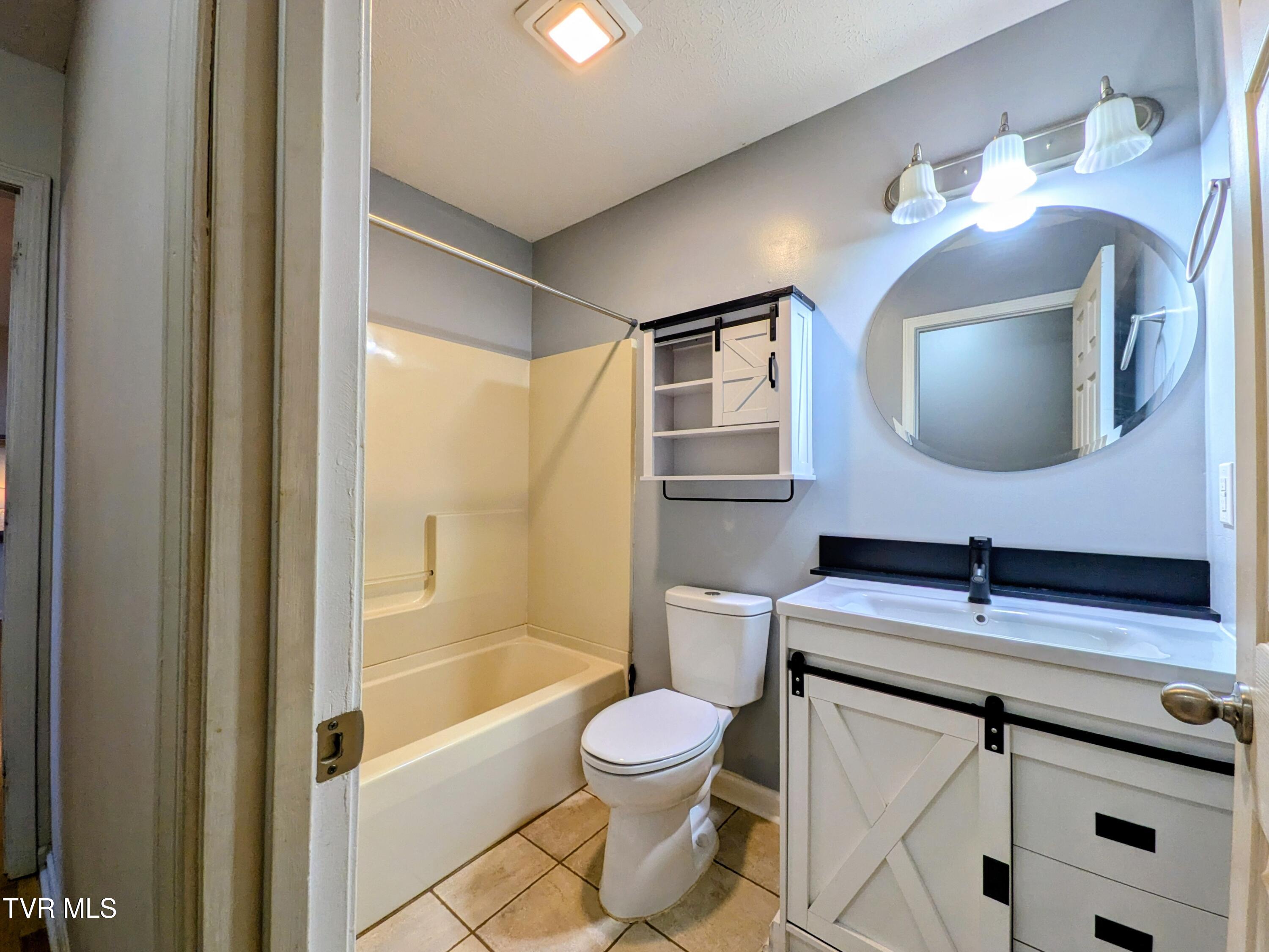 113 Nave Hollow Road Elizabethton, TN 37643 - Photo 21 of 91 Bathroom1(2)