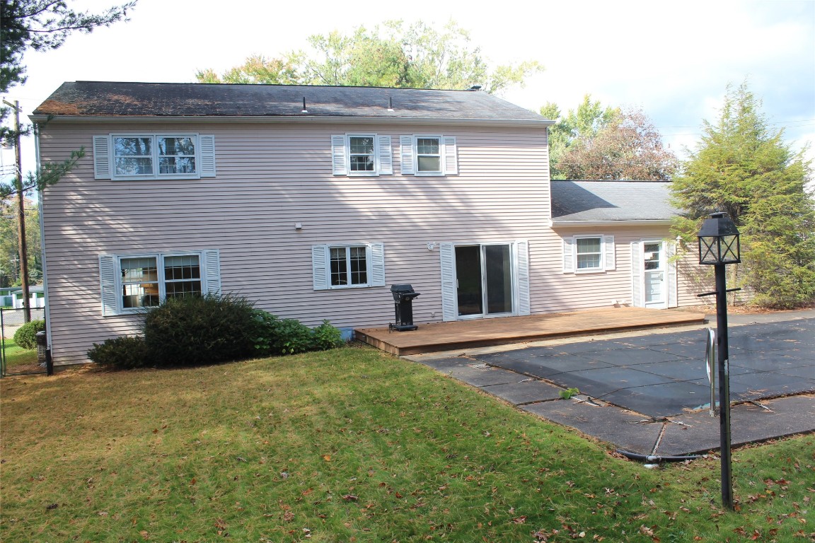 305 Manchester Road Vestal, NY 13850 - Photo 2 of 32 Gallery Image 2