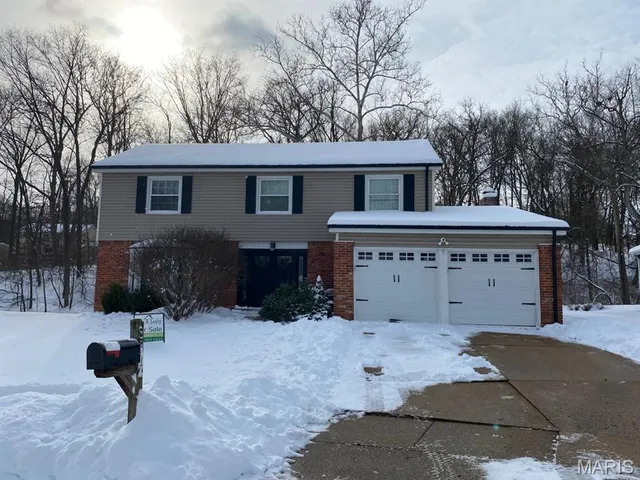 $475,000 | 831 Windsor Gardens Court, Ballwin, MO 63021