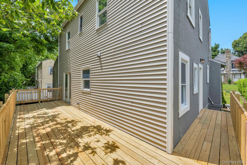 42 Stratford Road Scarsdale, NY 10583 - Photo 27 of 31