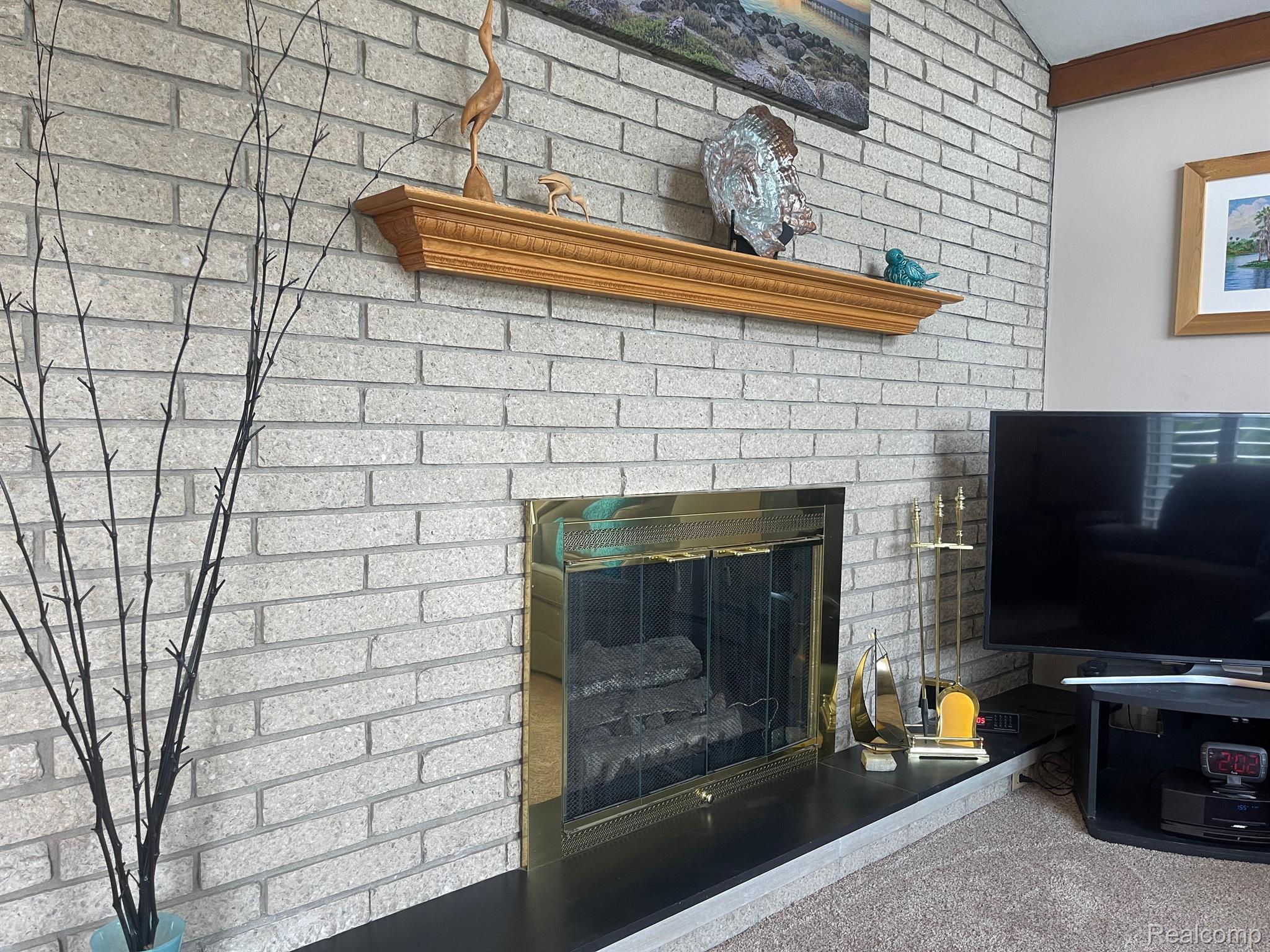 3020 South Custer Road Monroe, MI 48161 - Photo 9 of 81 LIVING ROOM FIREPLACE-GAS