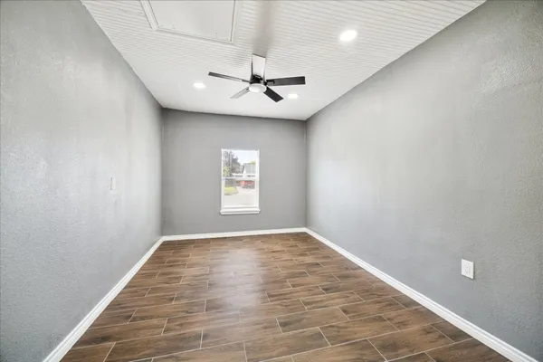 $1,725 | 1900 Oregon Street, Baytown, TX 77520