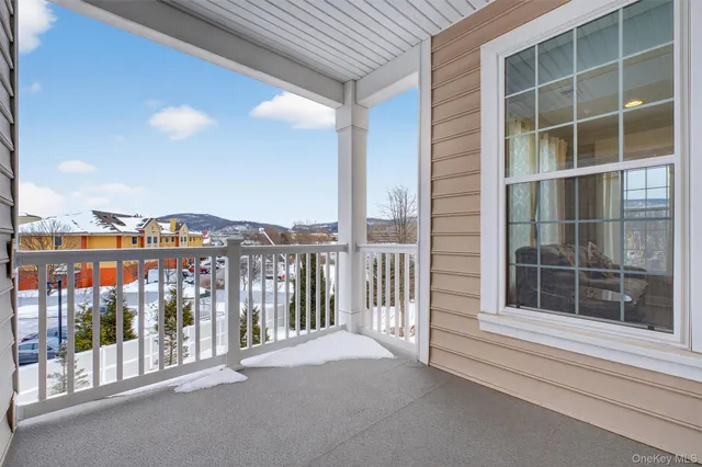 $569,900 | 734 Regency Drive, Fishkill, NY 12524