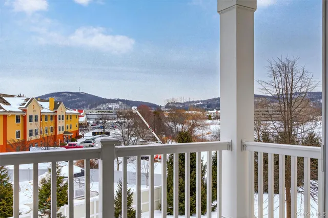 $569,900 | 734 Regency Drive, Fishkill, NY 12524