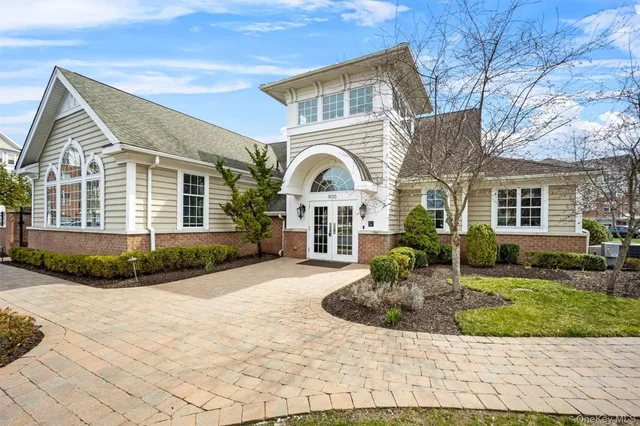 $569,900 | 734 Regency Drive, Fishkill, NY 12524