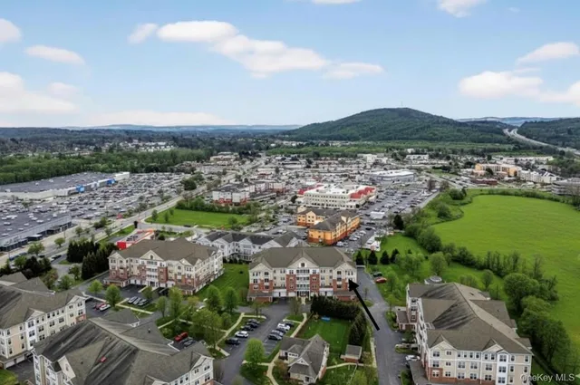 $569,900 | 734 Regency Drive, Fishkill, NY 12524