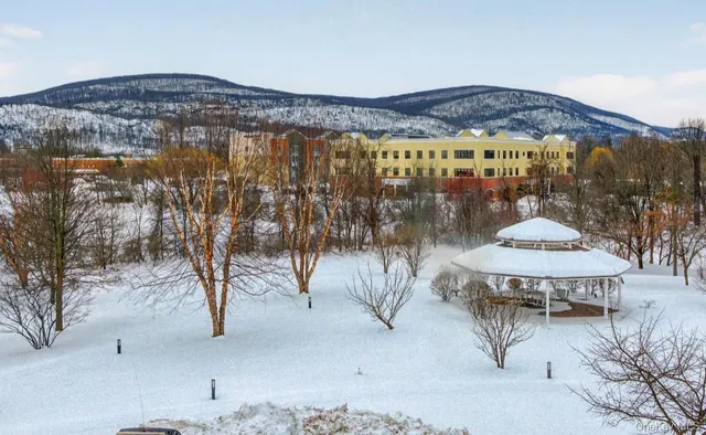 $569,900 | 734 Regency Drive, Fishkill, NY 12524