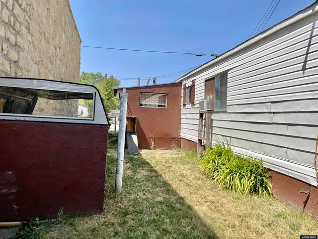 $100,000 | 402 Diamondville Avenue, Diamondville, WY 83116