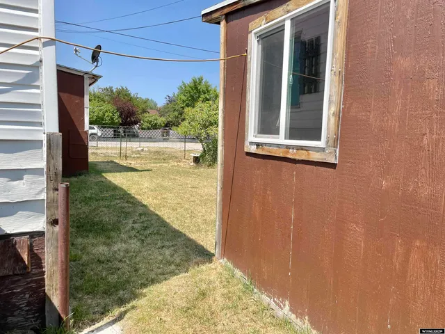 $100,000 | 402 Diamondville Avenue, Diamondville, WY 83116