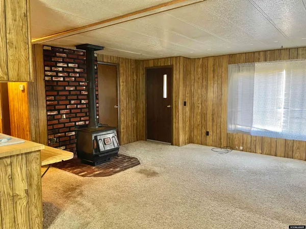 $95,000 | 402 Diamondville Avenue, Diamondville, WY 83116