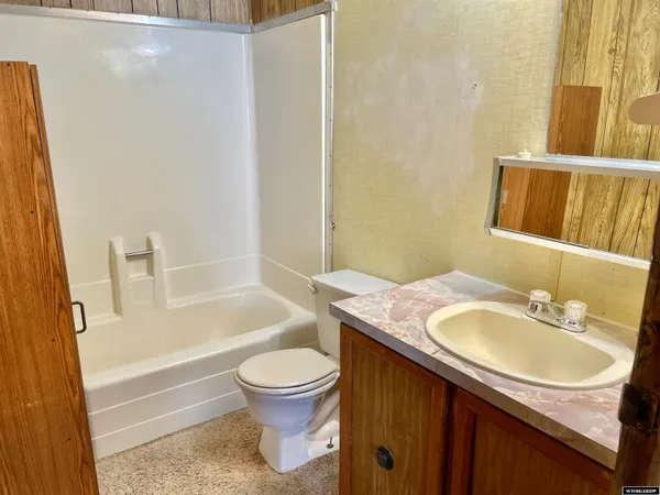 $95,000 | 402 Diamondville Avenue, Diamondville, WY 83116