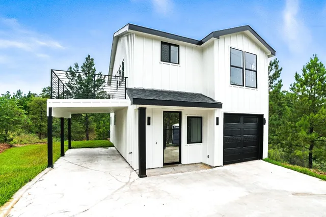 $350,000 | 106 Haleakala Lane, Bastrop, TX 78602