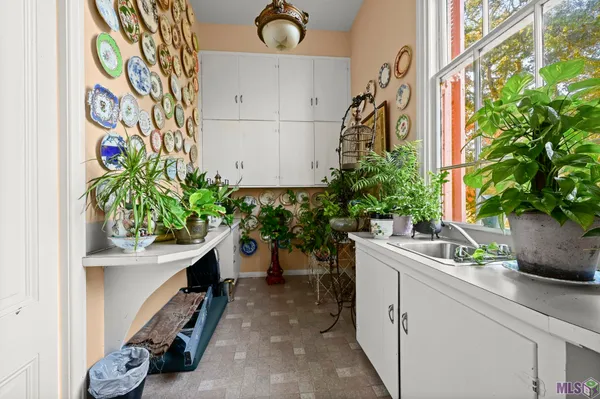 $1,025,000 | 5528 East La Highway, Batchelor, LA 70715