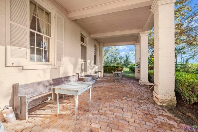 $1,325,000 | 5528 East La Highway, Batchelor, LA 70715