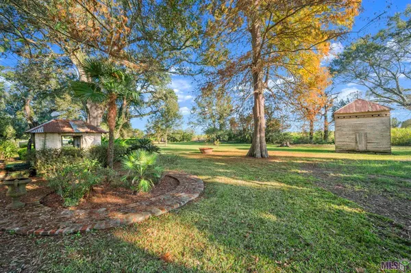 $1,025,000 | 5528 East La Highway, Batchelor, LA 70715