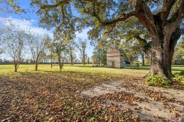 $1,325,000 | 5528 East La Highway, Batchelor, LA 70715