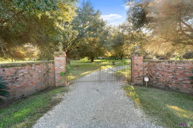 $1,325,000 | 5528 East La Highway, Batchelor, LA 70715