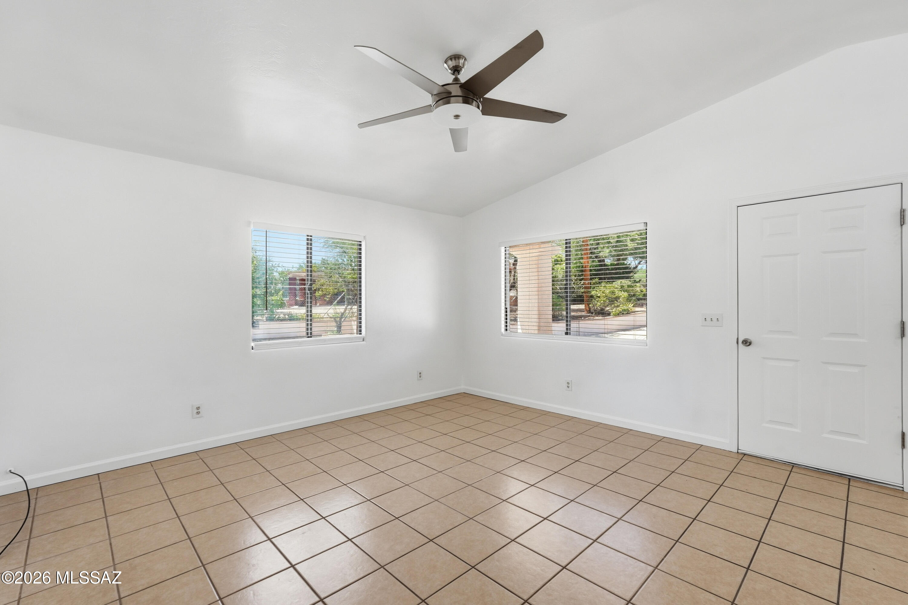 983 Matas Court Rio Rico, AZ 85648 - Photo 6 of 47 015_ListerPros