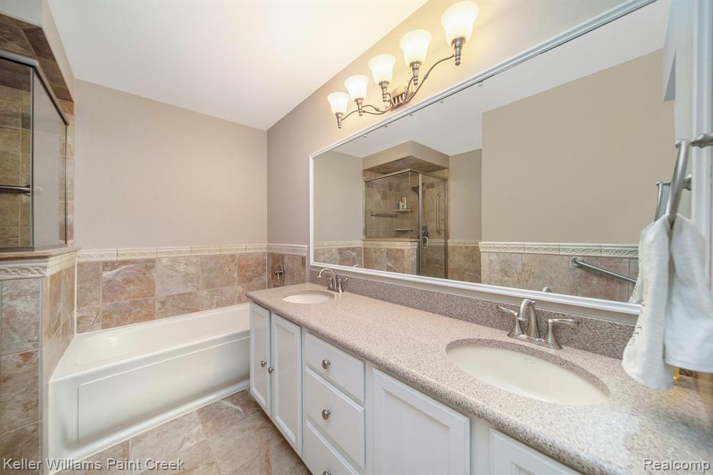1652 Hillside Lane Rochester Hills, MI 48307 - Photo 18 of 32