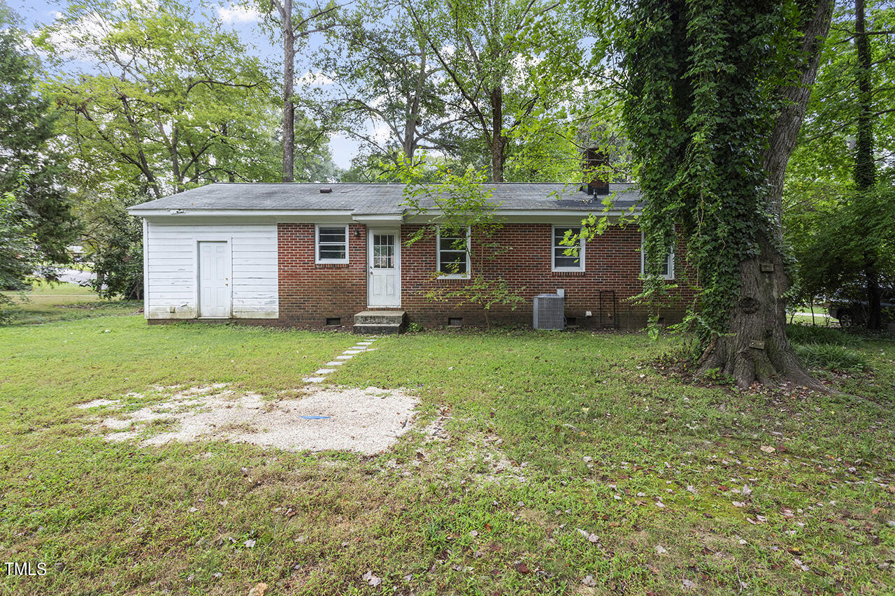 5012 Wickham Road Raleigh, NC 27606 - Photo 5 of 32 5012 Wickham Road_05