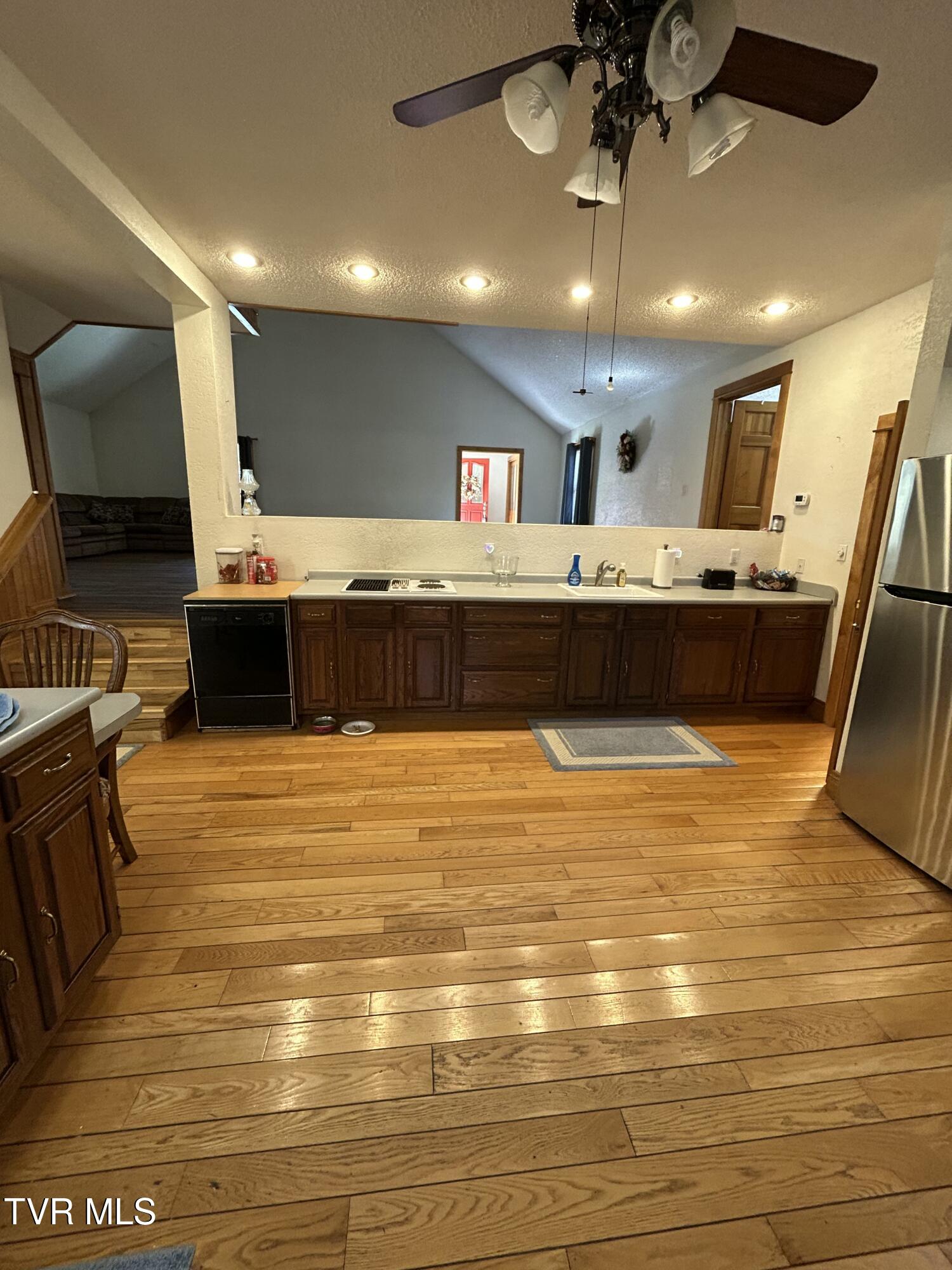 7503 Strawberry Mountain Road Wise, VA 24293 - Photo 12 of 36 IMG_2150