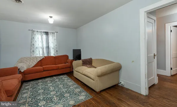 $1,400 | 4229 Elmerton Avenue, Unit A, Harrisburg, PA 17109
