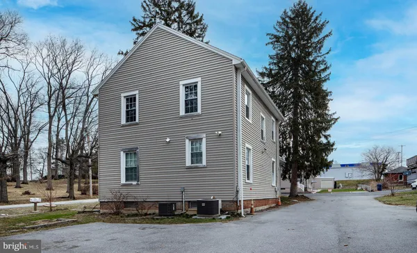 $1,400 | 4229 Elmerton Avenue, Unit A, Harrisburg, PA 17109