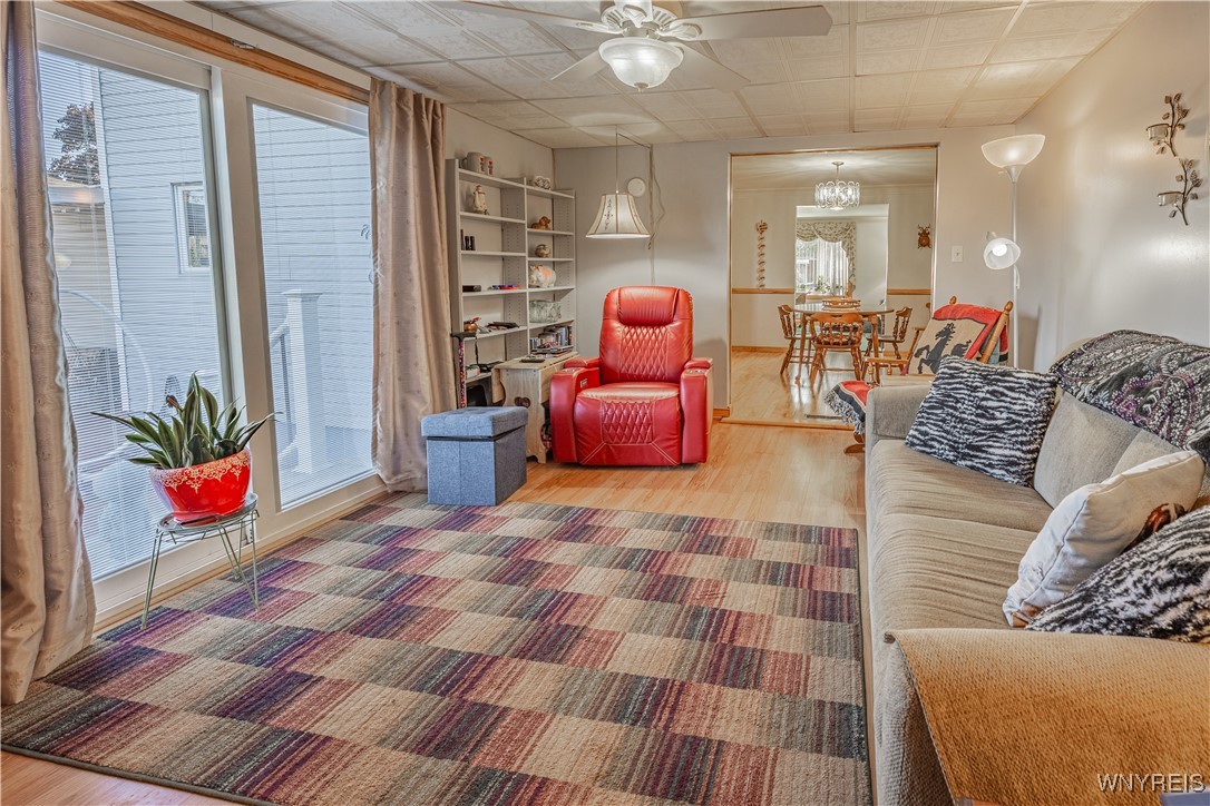 18 Louise Drive Cheektowaga, NY 14227 - Photo 11 of 41