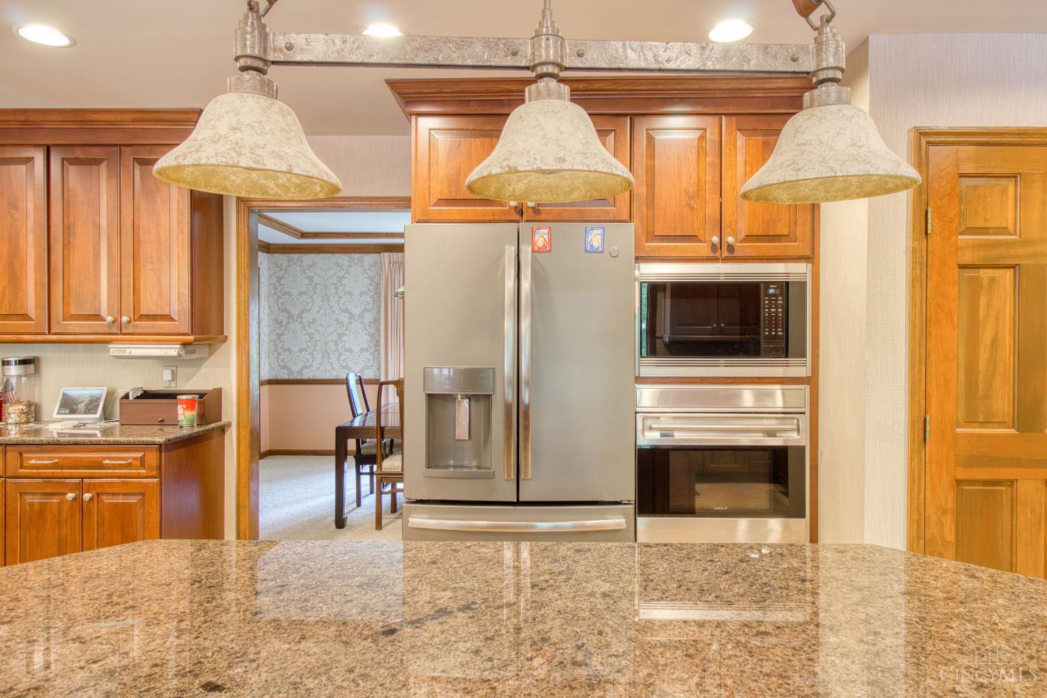 7025 Stonington Road Cincinnati, OH 45230 - Photo 6 of 51 Gallery Image 6