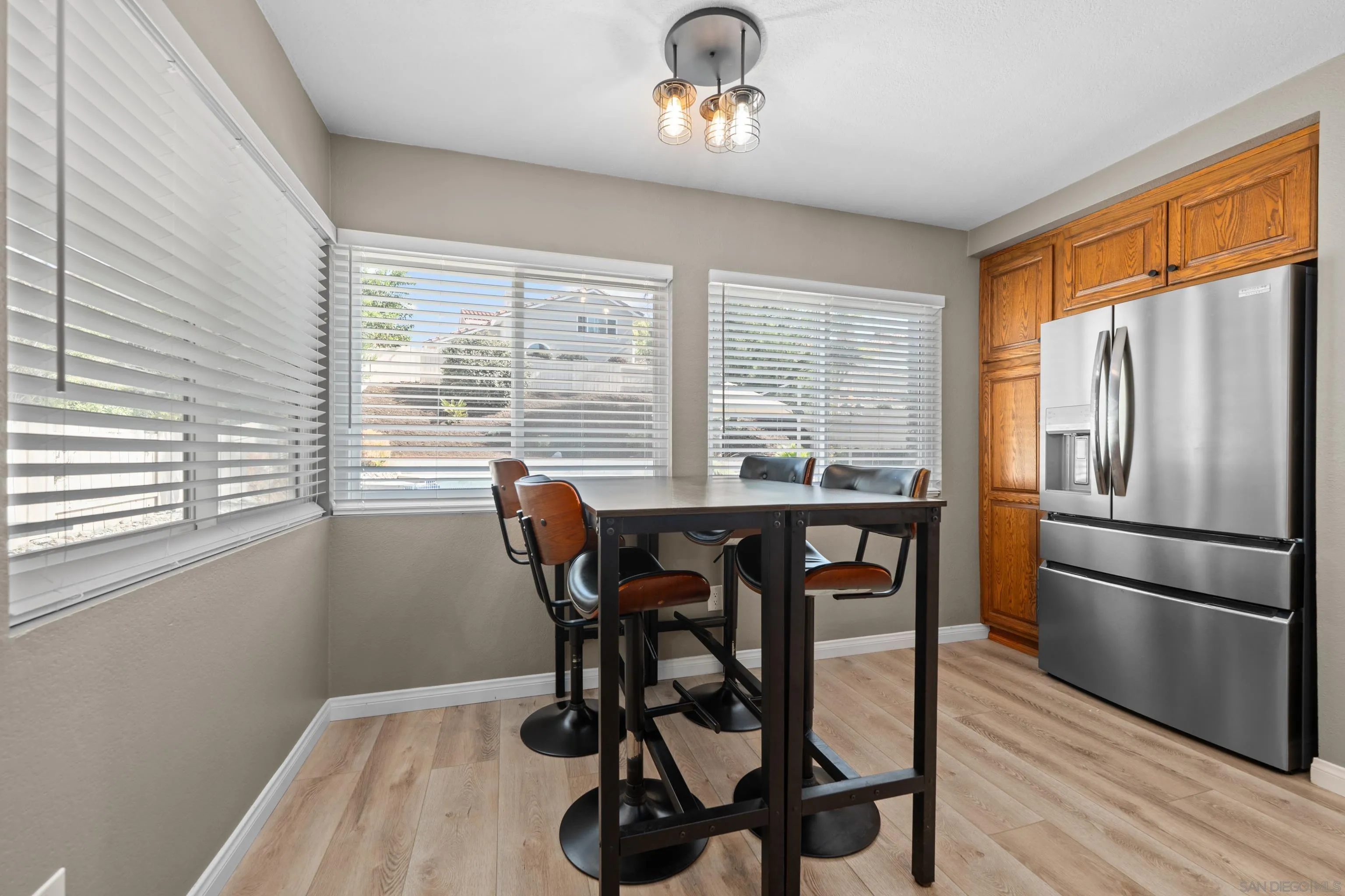 1572 Roma Drive Vista, CA 92081 - Photo 15 of 49