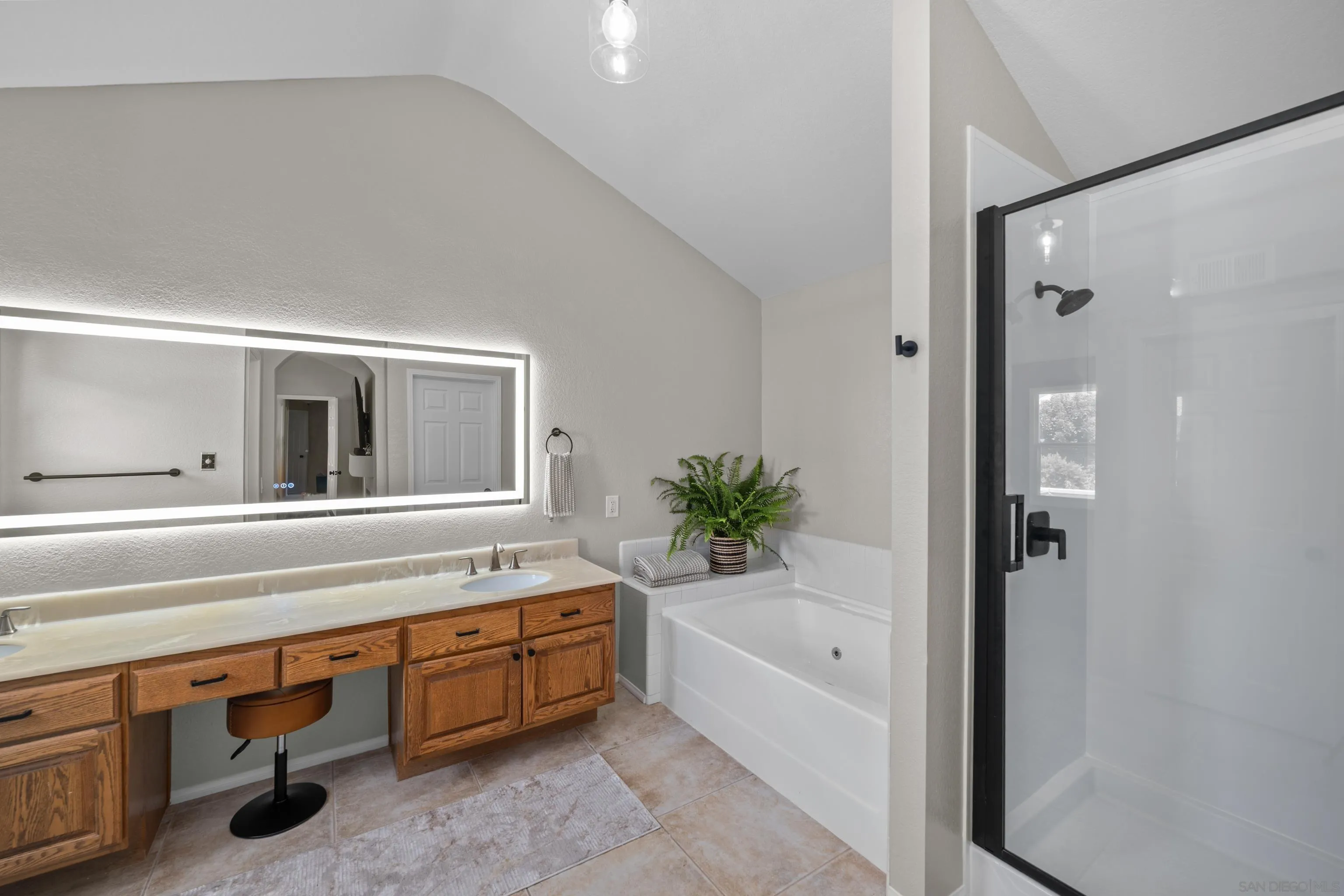 1572 Roma Drive Vista, CA 92081 - Photo 22 of 49