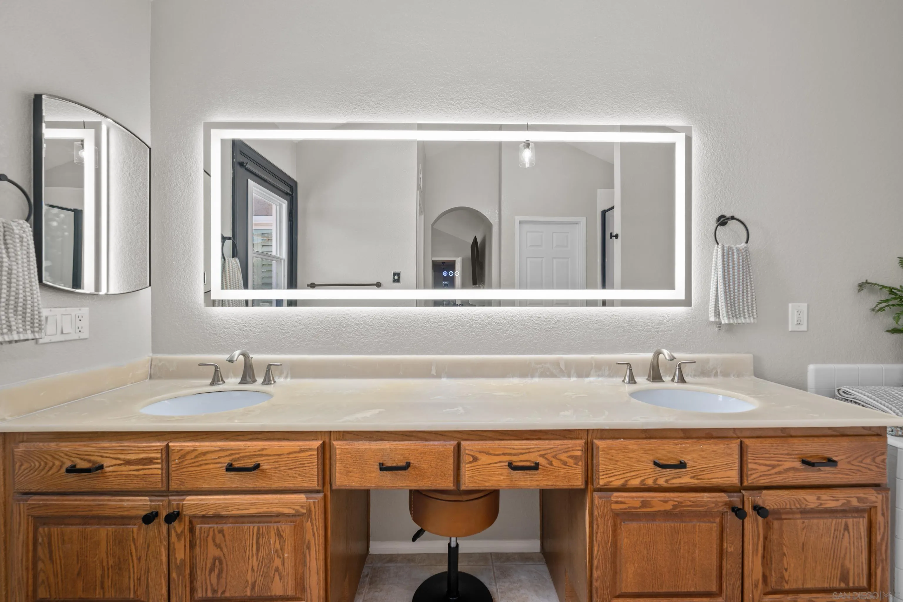 1572 Roma Drive Vista, CA 92081 - Photo 23 of 49