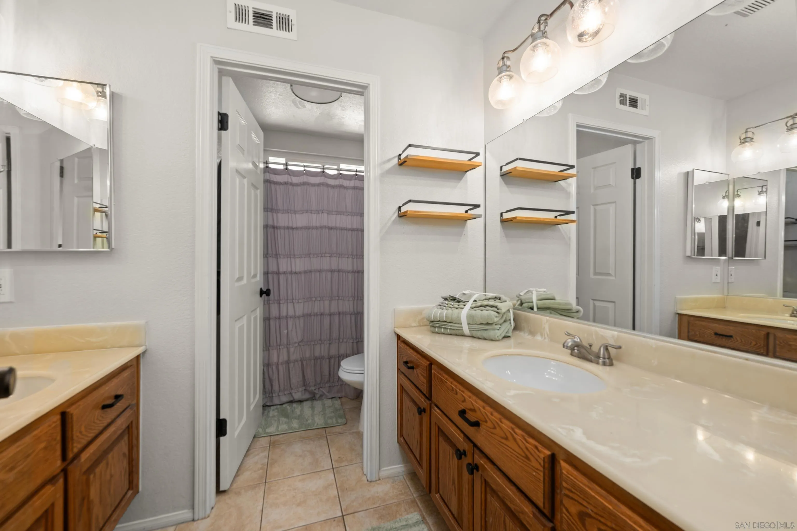 1572 Roma Drive Vista, CA 92081 - Photo 26 of 49