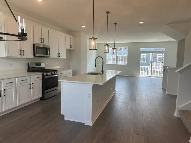 $3,199 | 1526 Albany Street, Grayslake, IL 60030