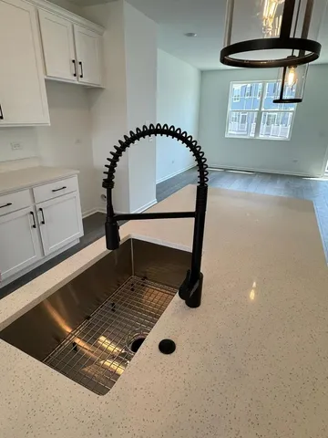 $3,199 | 1526 Albany Street, Grayslake, IL 60030