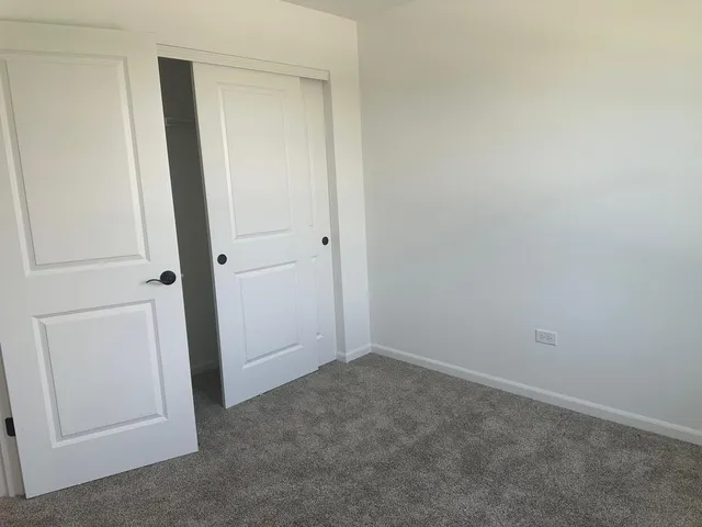 $3,199 | 1526 Albany Street, Grayslake, IL 60030