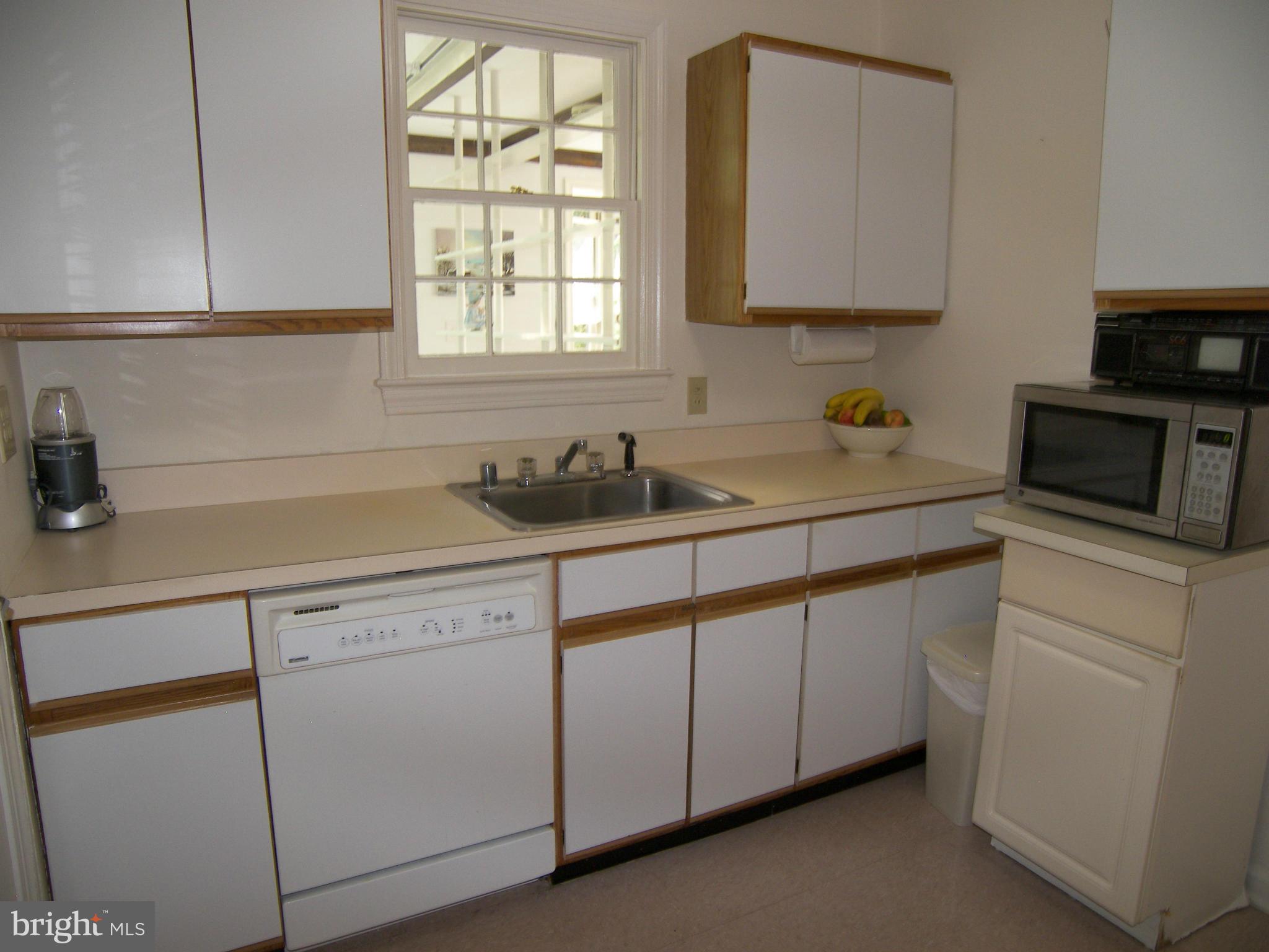 606 Potomac Avenue Silver Spring, MD 20910 - Photo 5 of 25 Kitchen