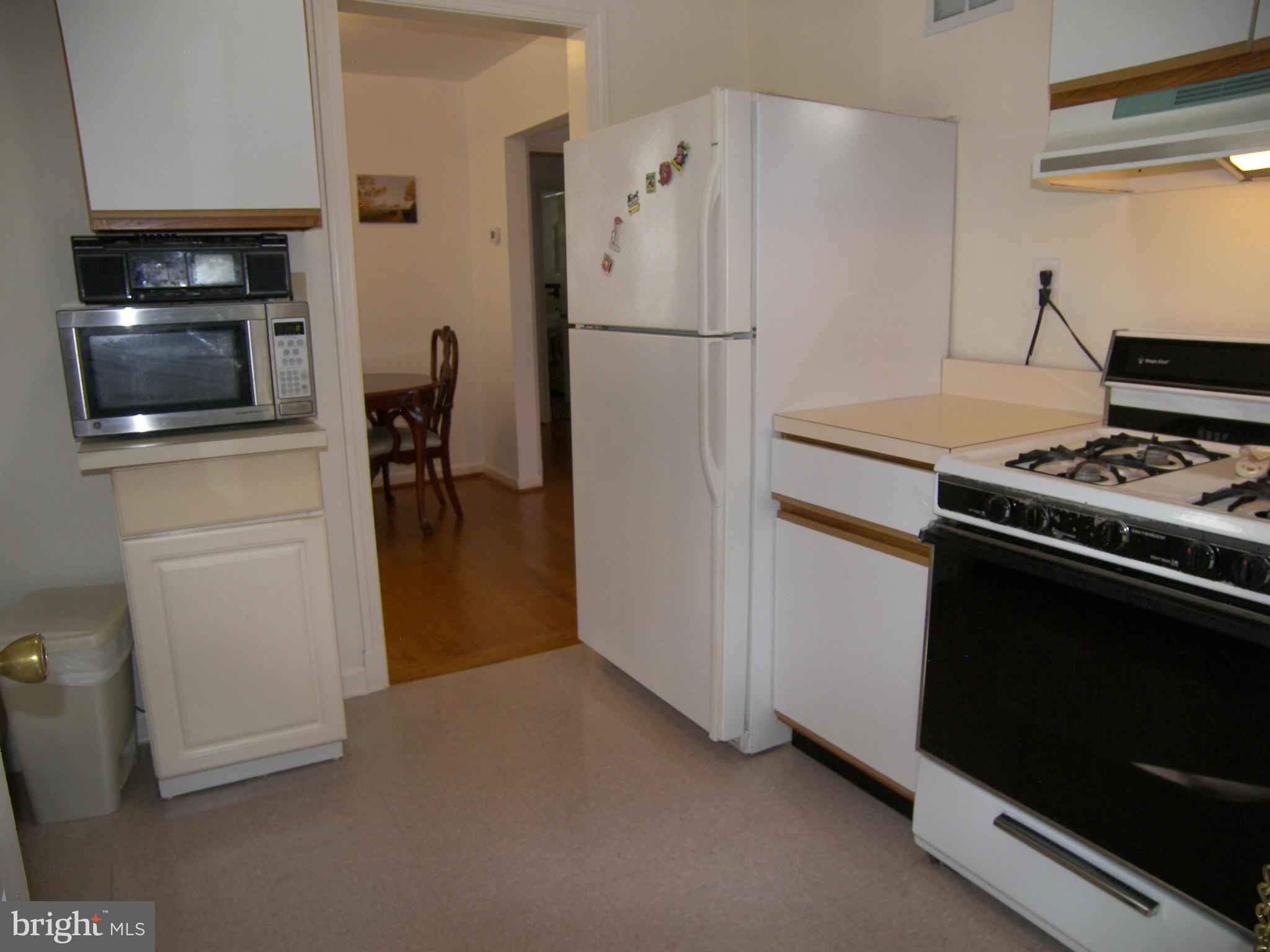 606 Potomac Avenue Silver Spring, MD 20910 - Photo 6 of 25 Kitchen