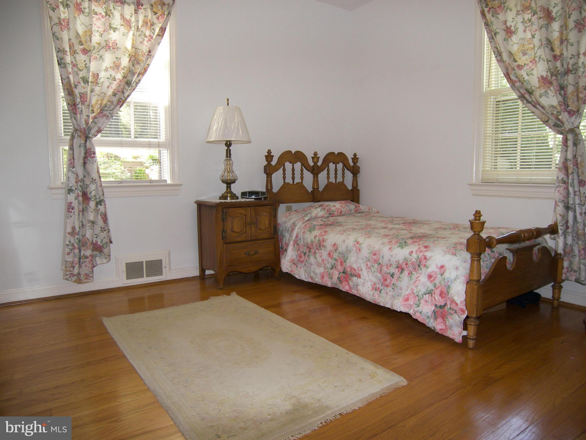 606 Potomac Avenue Silver Spring, MD 20910 - Photo 10 of 25 Bedroom