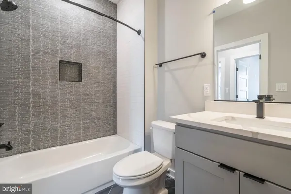 $2,200 | 3401 Hamilton Street, Unit 6, Philadelphia, PA 19104