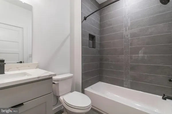 $2,200 | 3401 Hamilton Street, Unit 6, Philadelphia, PA 19104
