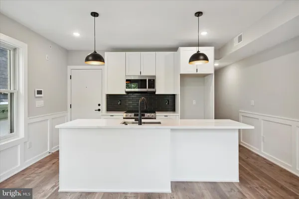 $2,200 | 3401 Hamilton Street, Unit 6, Philadelphia, PA 19104