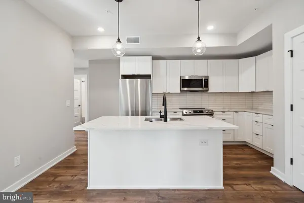 $2,200 | 3401 Hamilton Street, Unit 6, Philadelphia, PA 19104