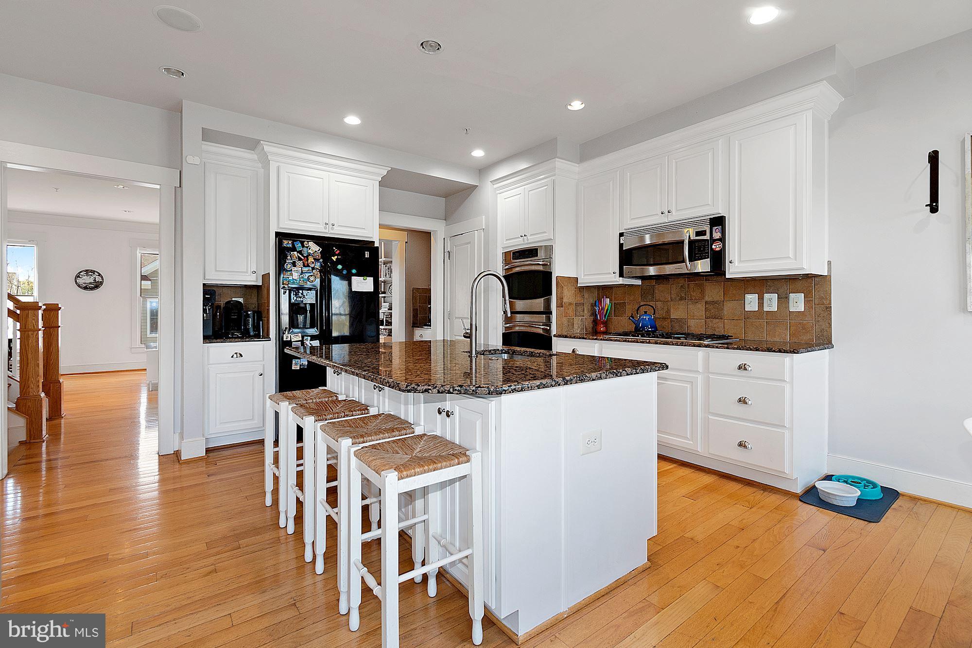9502 Ament Street Silver Spring, MD 20910 - Photo 14 of 48 Large island