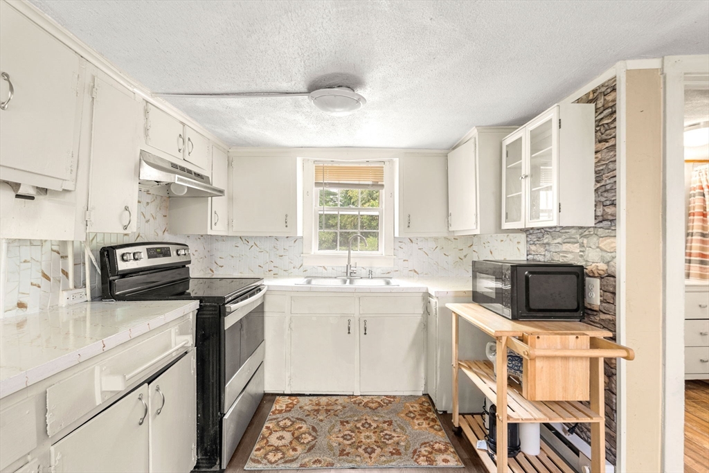 124 Hazen Road Shirley, MA 01464 - Photo 4 of 29
