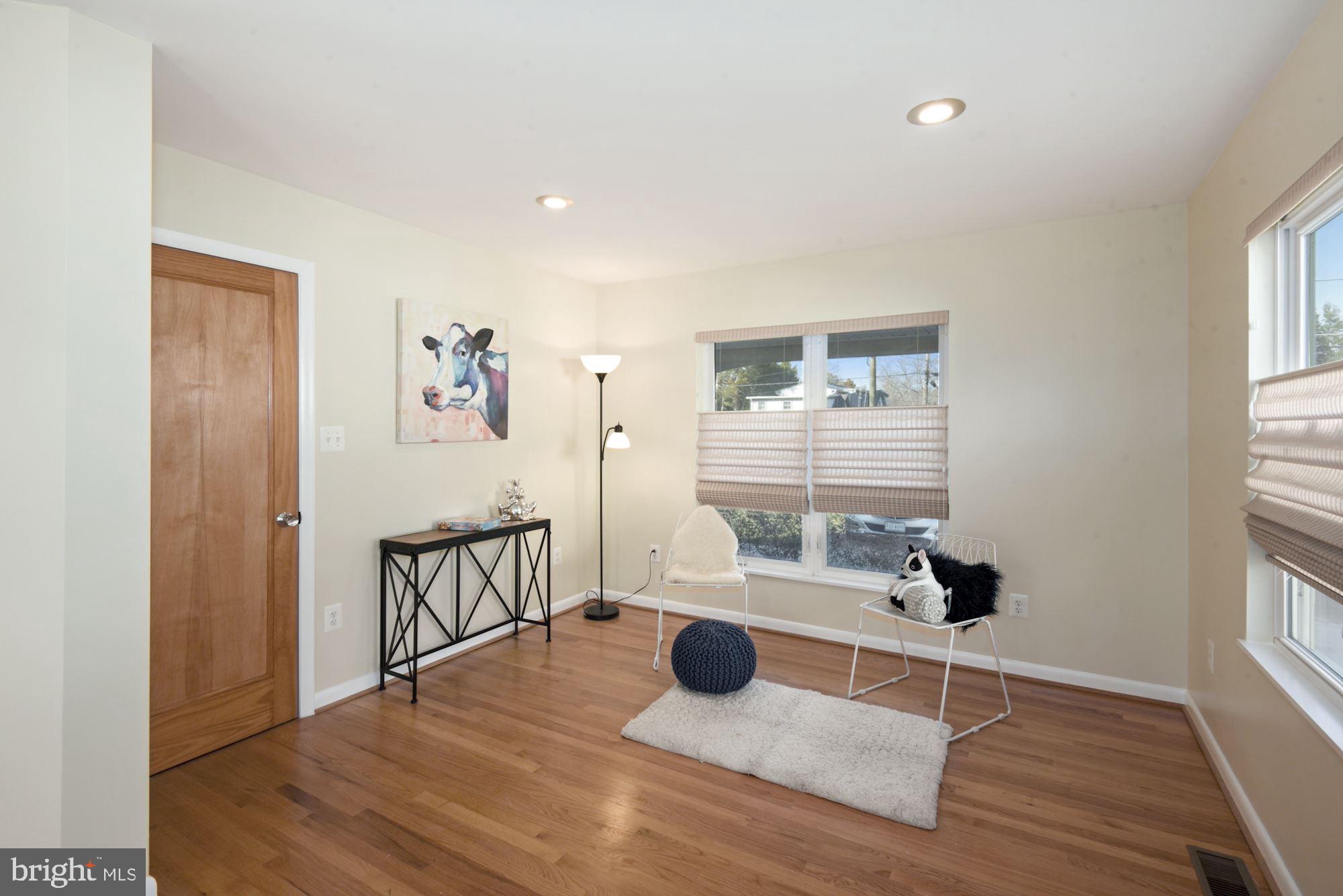 8820 Fort Hunt Road Alexandria, VA 22308 - Photo 19 of 36 play area, office etc!