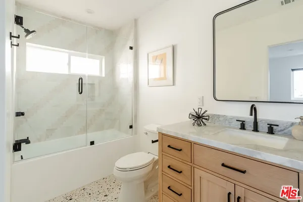 $5,775 | 6763 Lexington Avenue, Unit 2, Los Angeles, CA 90038