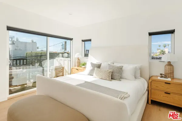 $5,775 | 6763 Lexington Avenue, Unit 2, Los Angeles, CA 90038