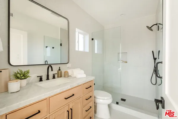 $5,775 | 6763 Lexington Avenue, Unit 2, Los Angeles, CA 90038